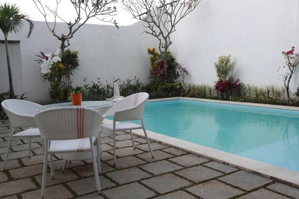 Spazzio Bali Hotel Кута Экстерьер фото