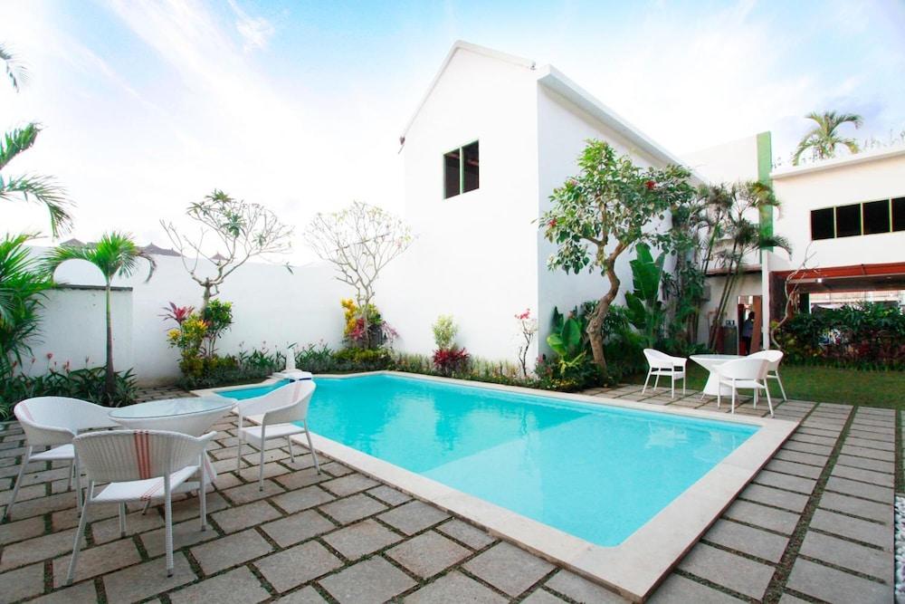 Spazzio Bali Hotel Кута Экстерьер фото