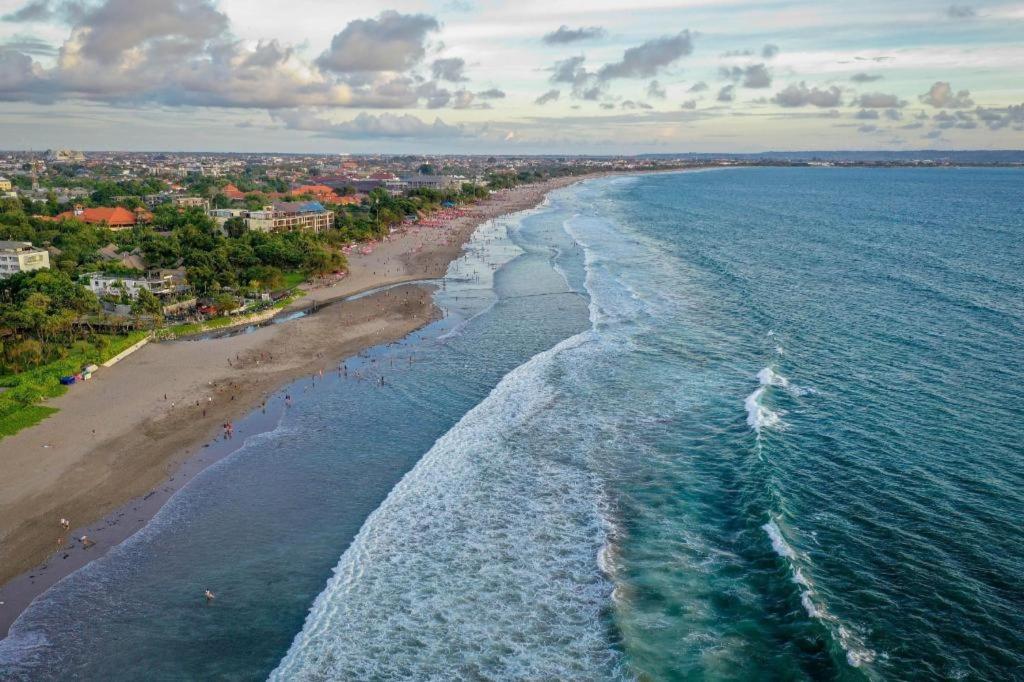 Spazzio Bali Hotel Кута Экстерьер фото