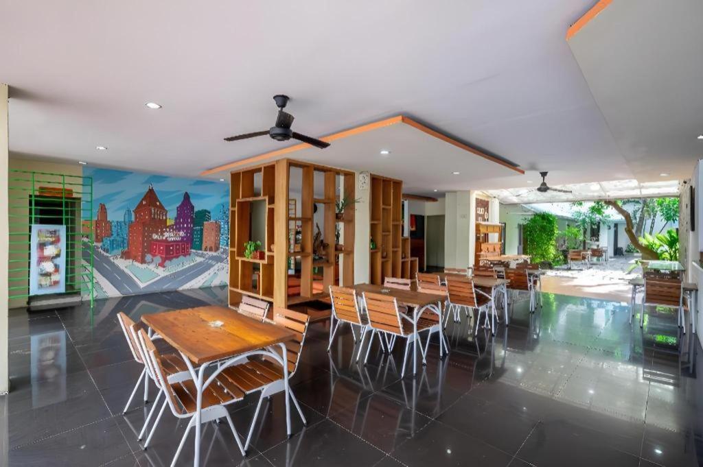 Spazzio Bali Hotel Кута Экстерьер фото