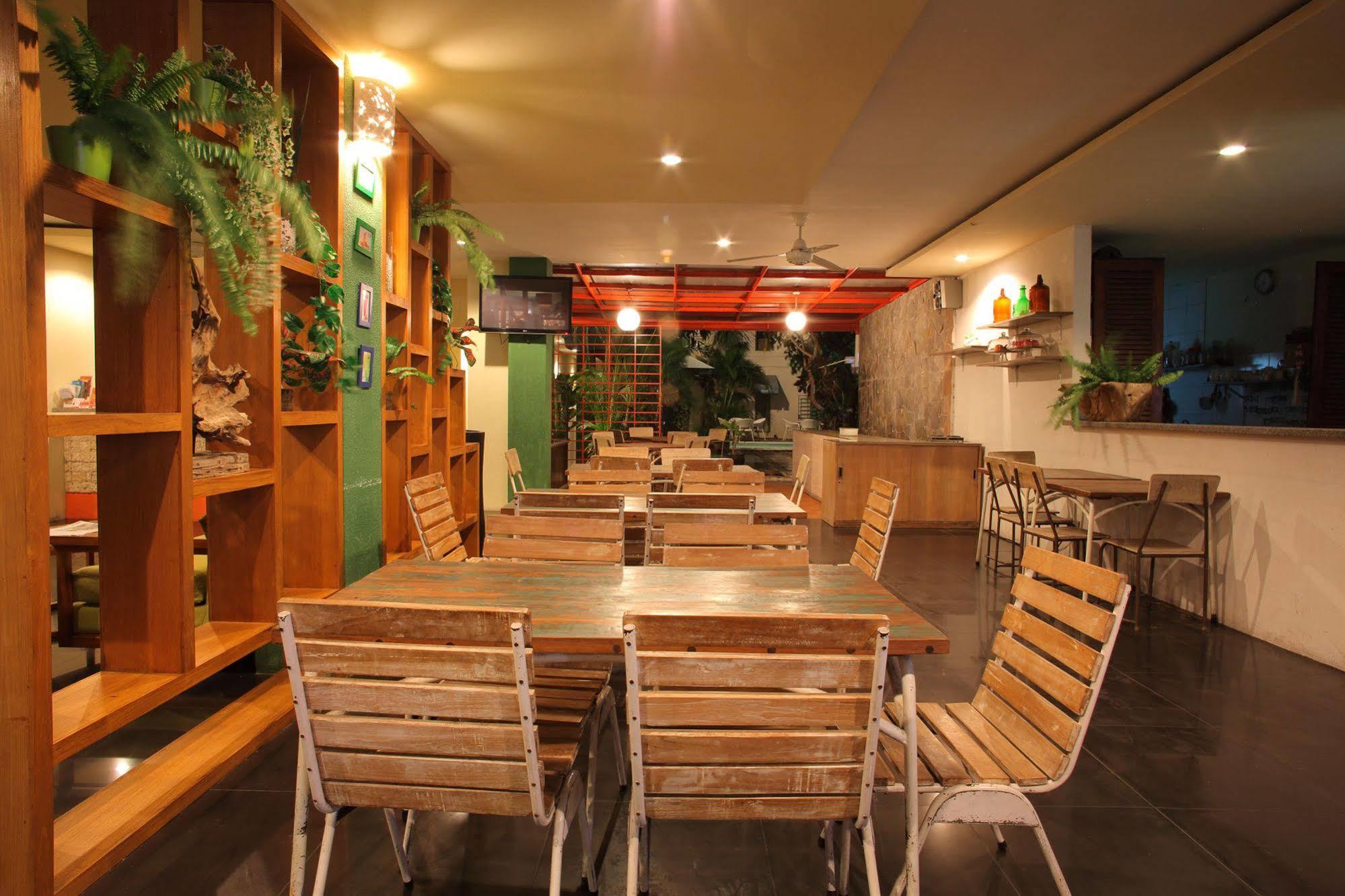 Spazzio Bali Hotel Кута Экстерьер фото